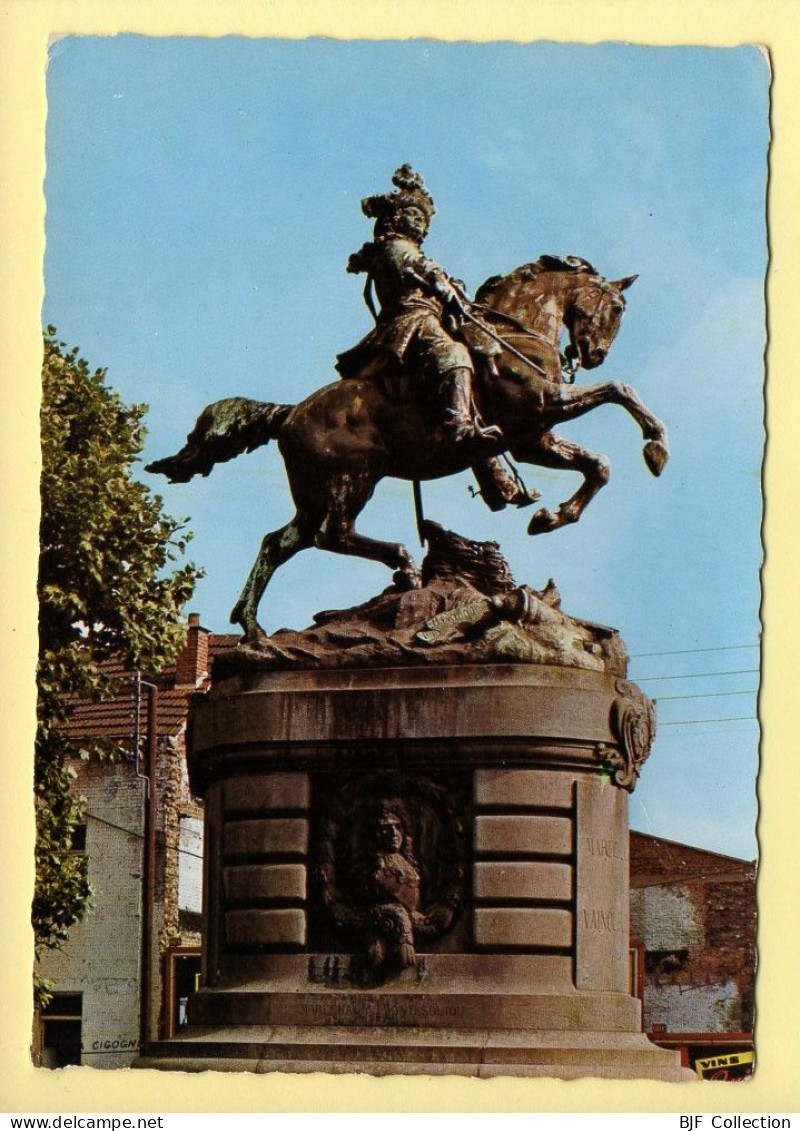 59. DENAIN – Statue De Villars / CPSM (voir Scan Recto/verso) - Denain