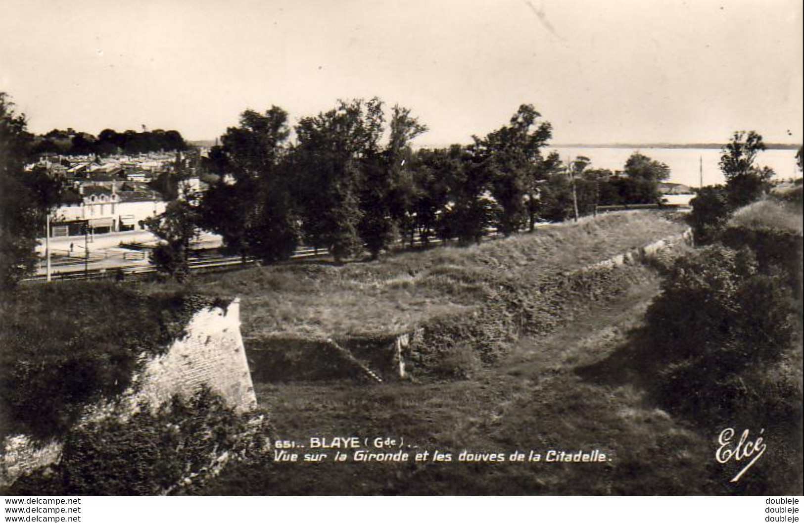 D33  BLAYE Vue Sur La Gironde Et Les Douves De La Citadelle - Blaye