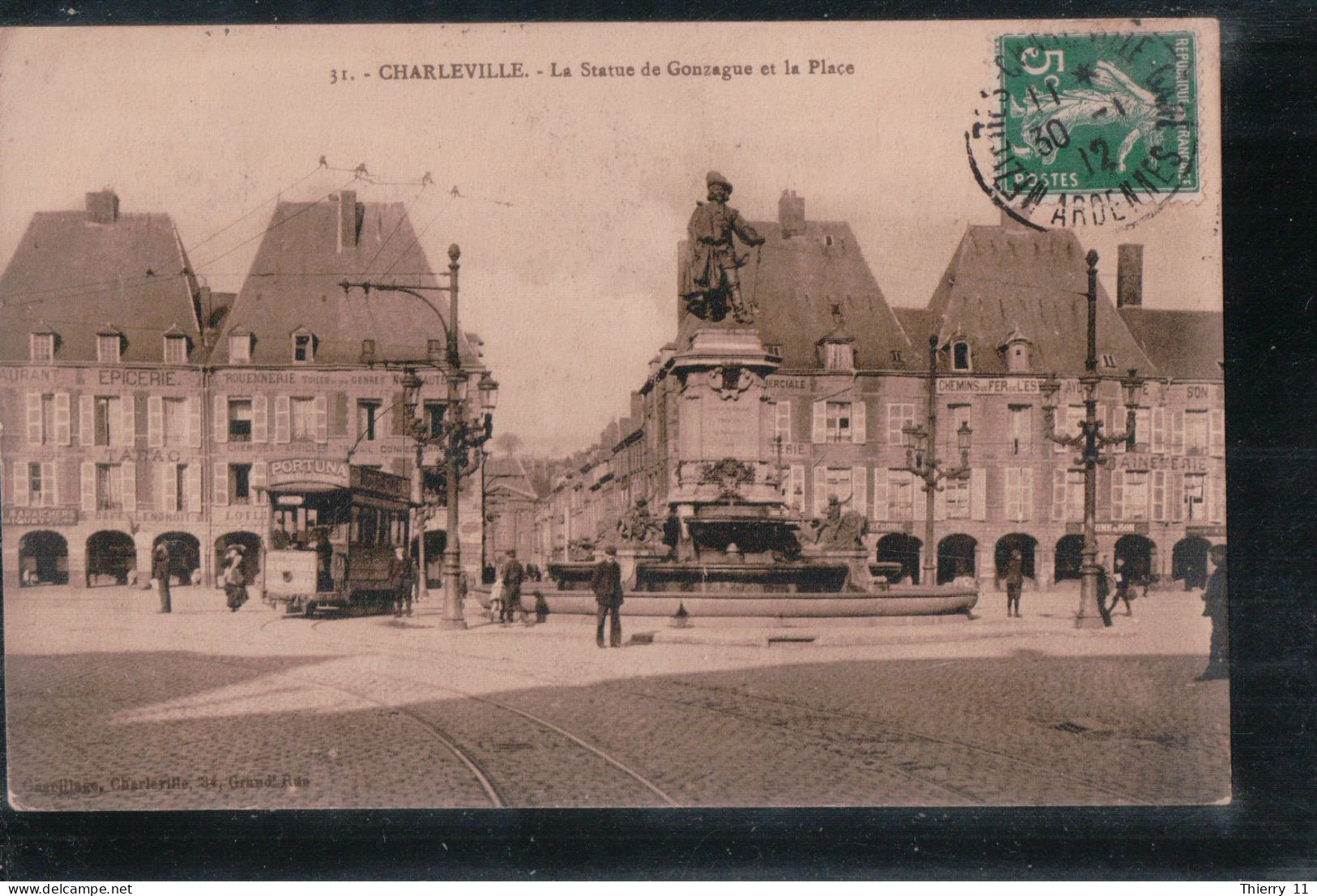 Cpa 08 Charleville La Statue De Gonzague Et La Place - Charleville