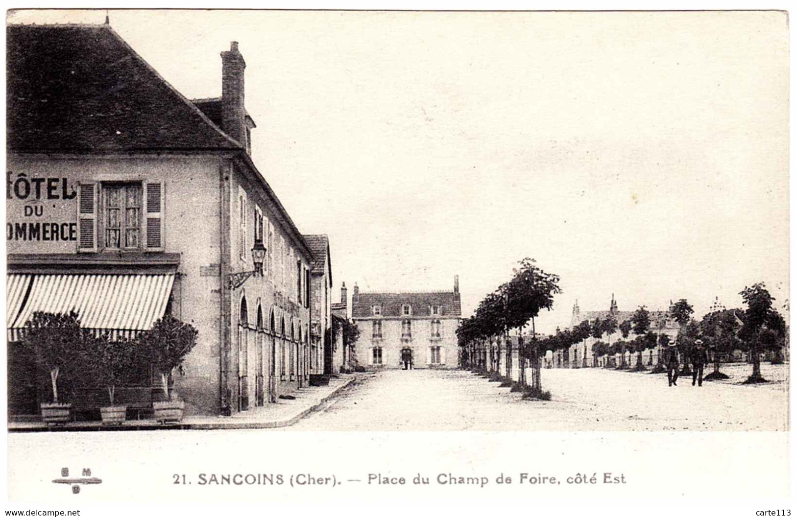 18 - B23696CPA - SANCOINS - Place Du Champ De Foire - Hotel Du Commerce - Très Bon état - CHER - Sancoins