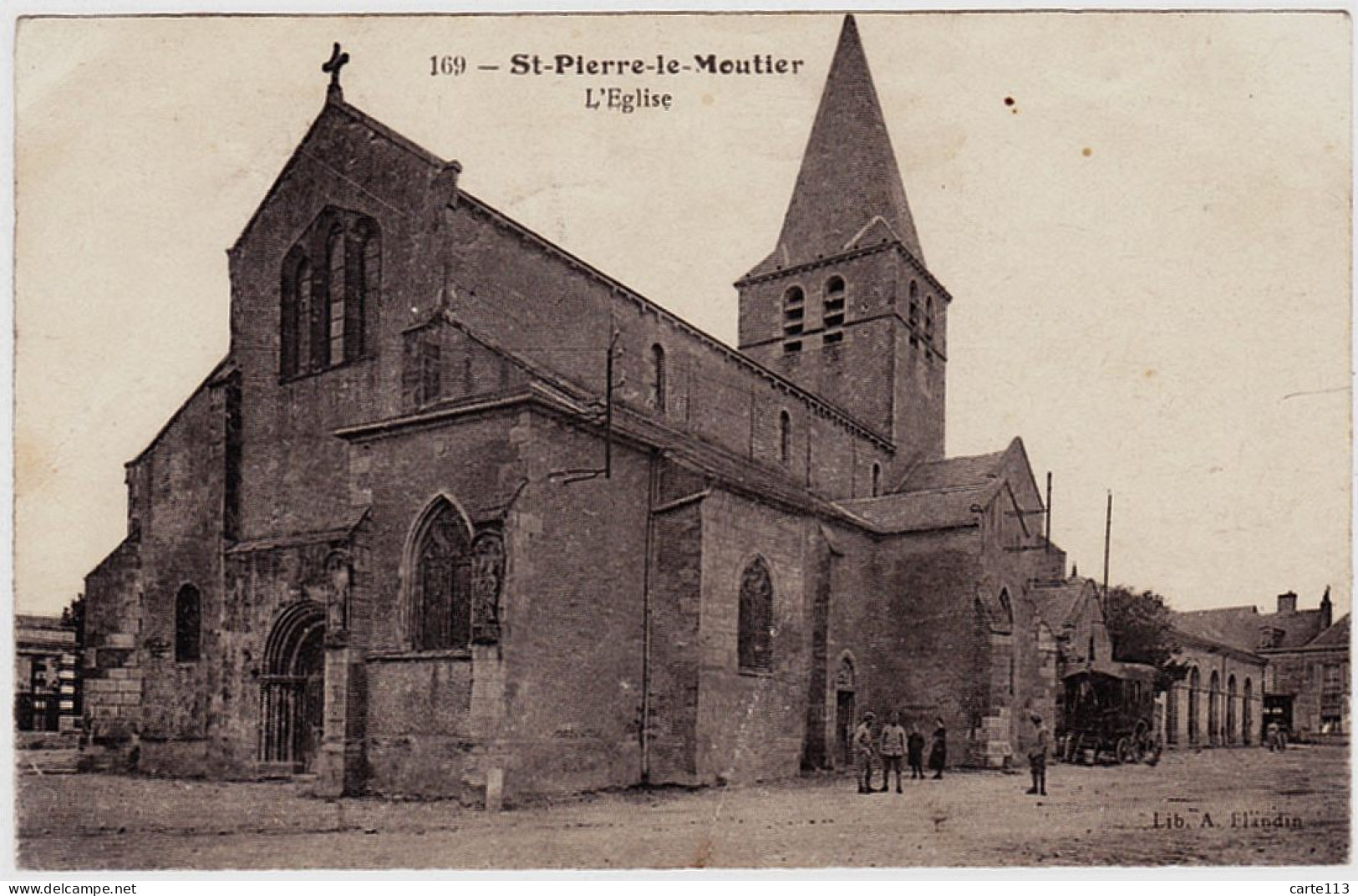 58 - B21099CPA - SAINT PIERRE LE MOUTIER - Eglise - Roulotte De Nomades - Très Bon état - NIEVRE - Saint Pierre Le Moutier