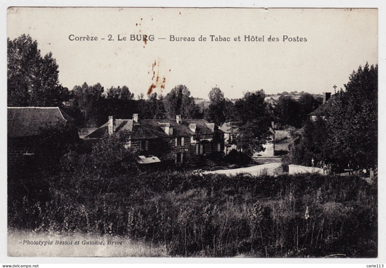 19 - B20889CPA - LE BURG - Bureau De Tabac Et Hotel Des Postes - Bon état - CORREZE - Tulle