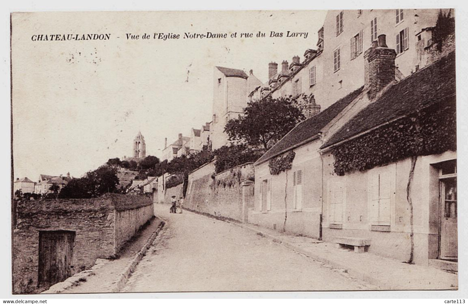 77 - B21010CPA - CHATEAU LANDON - Rue Du Bas Larry - Vue Eglise Notre-Dame - Très Bon état - SEINE-ET-MARNE - Chateau Landon