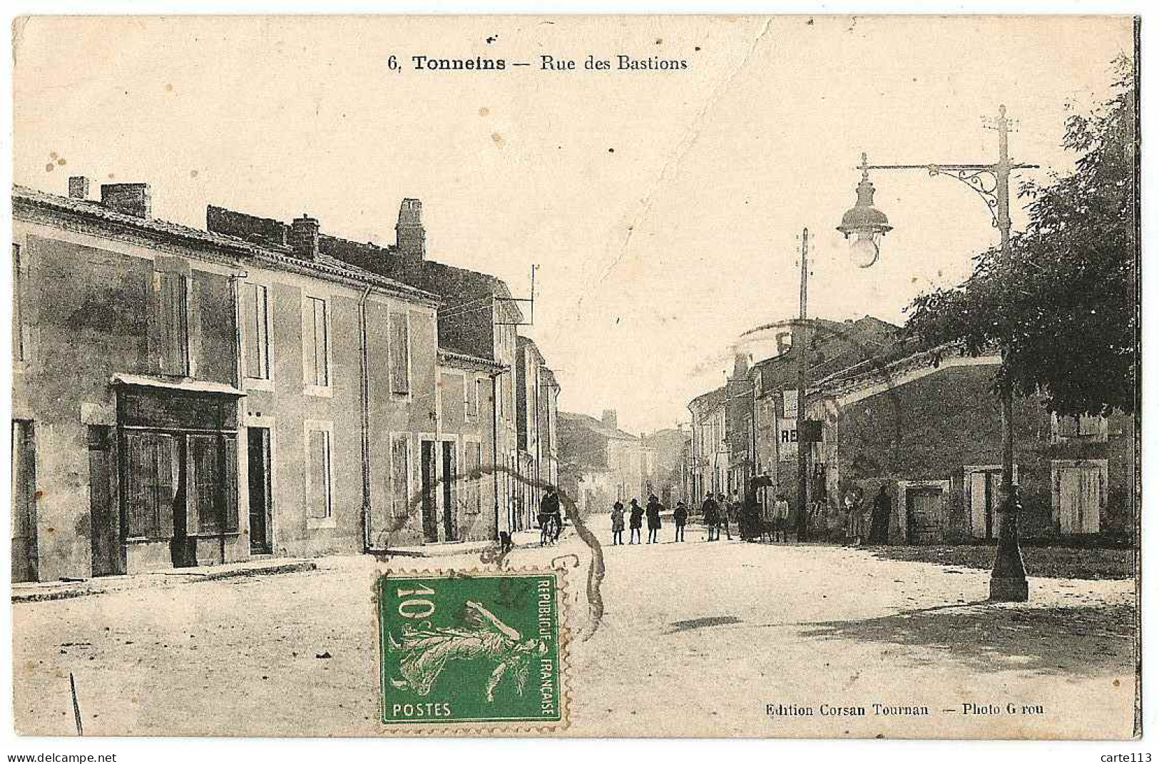 47 - B26600CPA - TONNEINS - Rue Des BASTIONS. Petite Animation - Très Bon état - LOT-ET-GARONNE - Tonneins