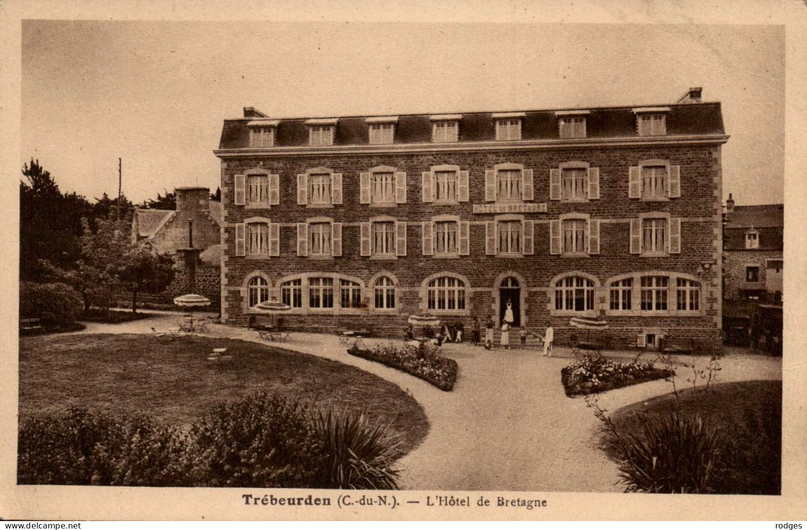 22 , Cpa TREBEURDEN , L'Hotel De Bretagne   (14884.V24) - Trébeurden