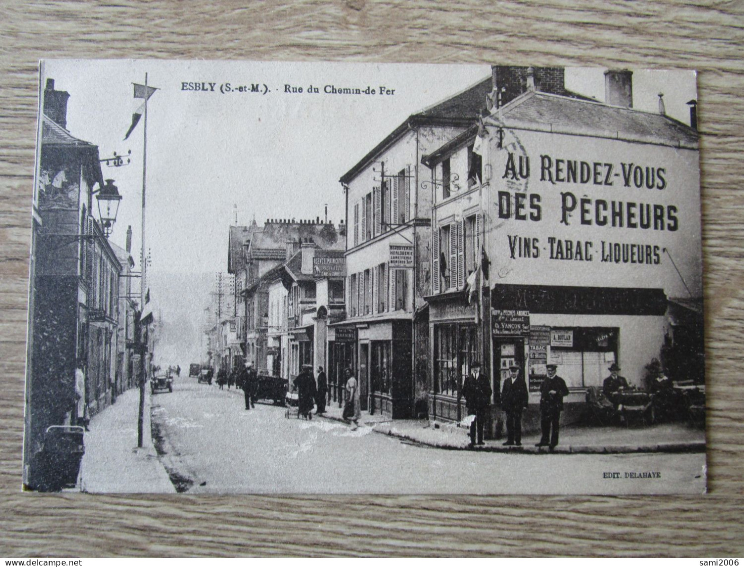 77 ESBLY RUE DU CHEMIN DE FER COMMERCES ANIMEE - Esbly