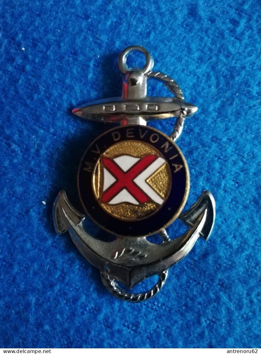 BADGES-POST-WW2-FALKLAND WAR SS -UGANDA-ENAMEL&CHROME-ANCHOR-NAVY-SEE-SCAN - Marine