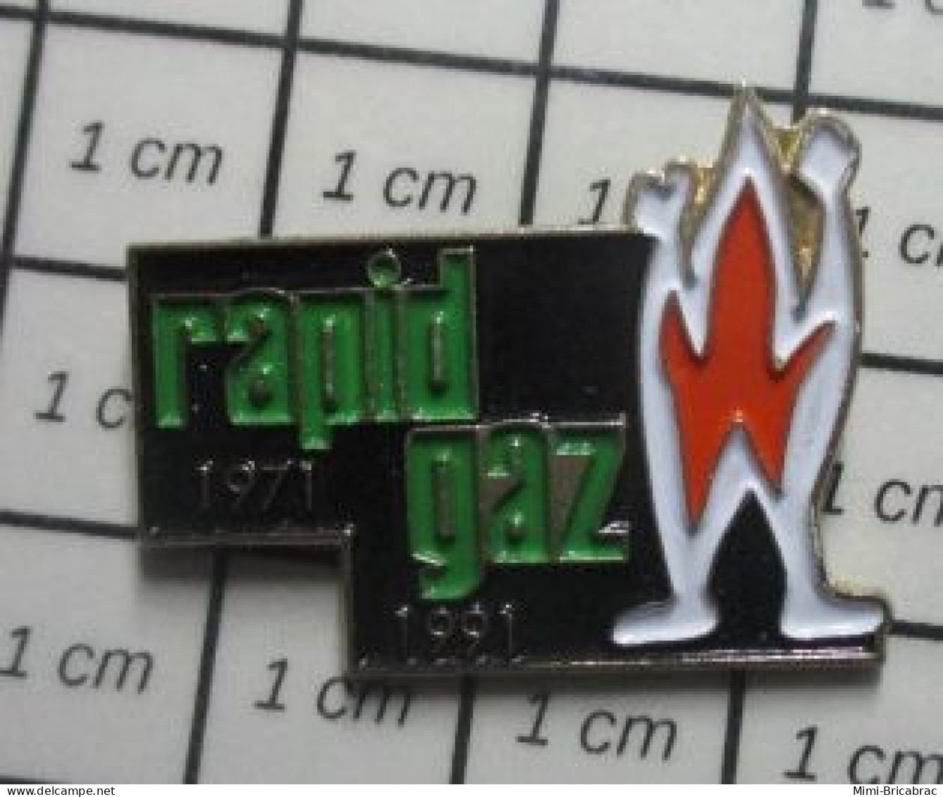3022 Pin's Pins / Beau Et Rare : MARQUES / RAPID GAZ 1971 1991 Un Bon Cassoulet ? - Markennamen