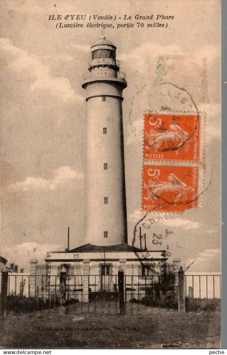 N°1721 W -cpa île D'Yeu -le Grand Phare- - Lighthouses