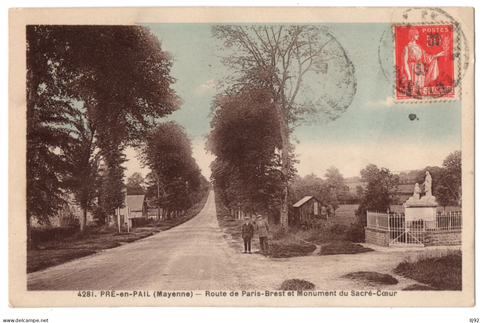 CPA 53 - PRE-EN-PAIL (Mayenne) - 4281. Route De Paris-Brest Et Monument Du Sacré-Coeur - Ed. A. Dolbeau - Pre En Pail