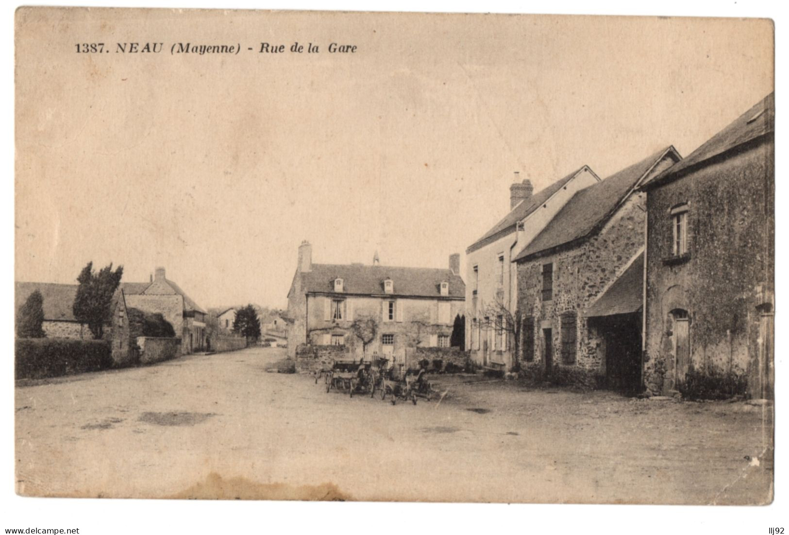 CPA 53 - NEAU (Mayenne) - 1387. Rue De La Gare - Ed. Pavy-Legeard - Otros & Sin Clasificación