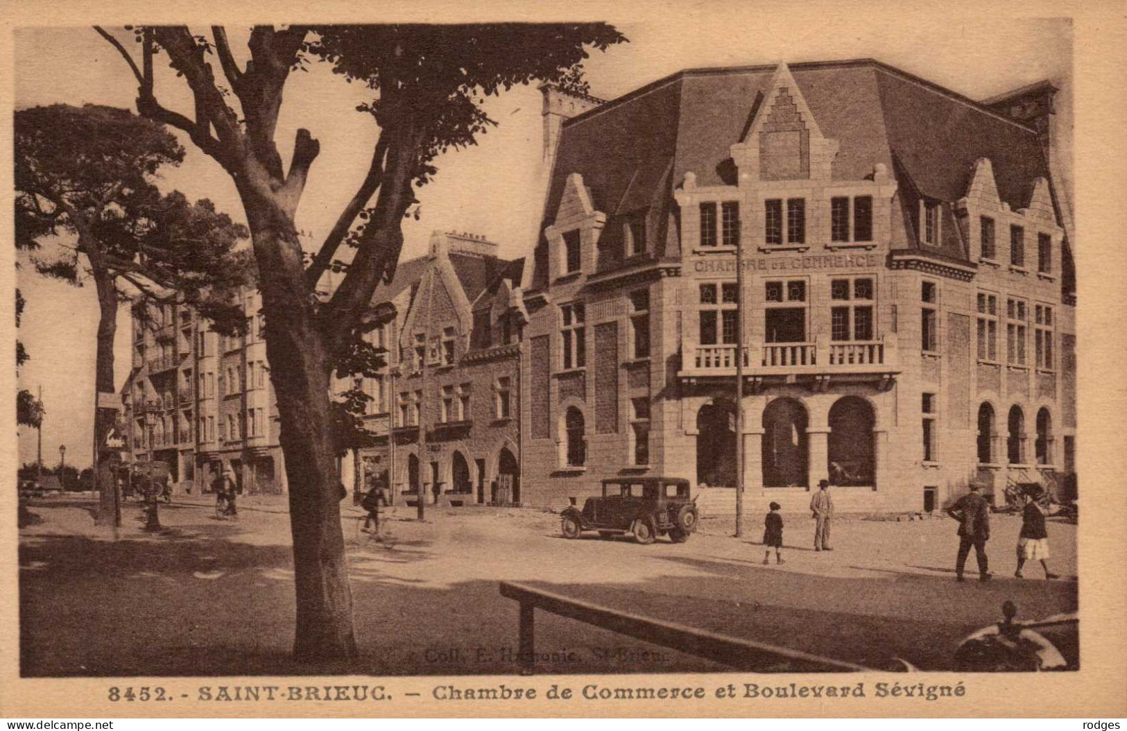 22 , Cpa Saint BRIEUC , 8452 , Chambre De Commerce Et Boulevard Sévigné  (14896.V24) - Saint-Brieuc