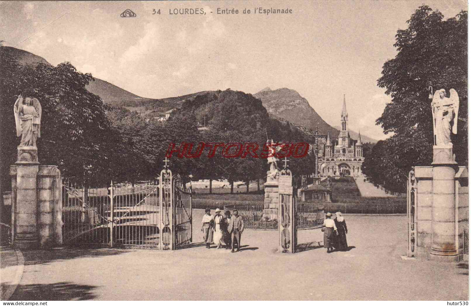 CPA LOURDES - ENTREE DE L'ESPLANADE - Lourdes
