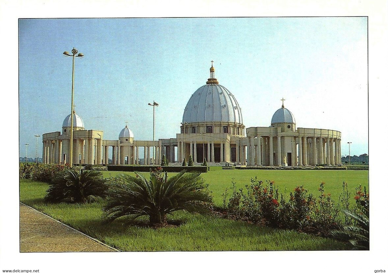 *CPM - CÔTE D'IVOIRE- YAMOUSSOUKRO - Basilique Notre Dame De La Paix - - Côte-d'Ivoire
