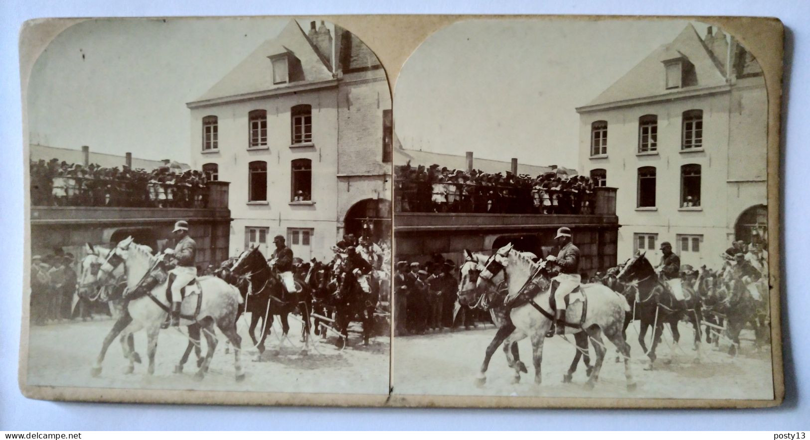 Photographie Stéréoscopique 1907 - Groupe De Cavaliers Jockeys - Animation Fête (?)  Belgique (?) - TBE - Stereo-Photographie