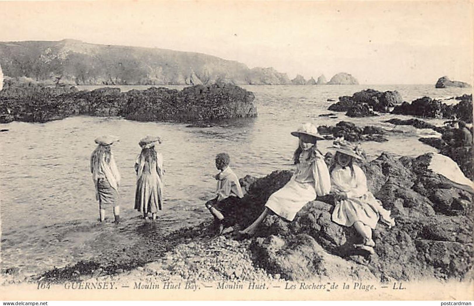 Guernsey - Moulin Huet Bay - The Rocks And The Beach - Publ. Levy L.L. 164 - Guernsey