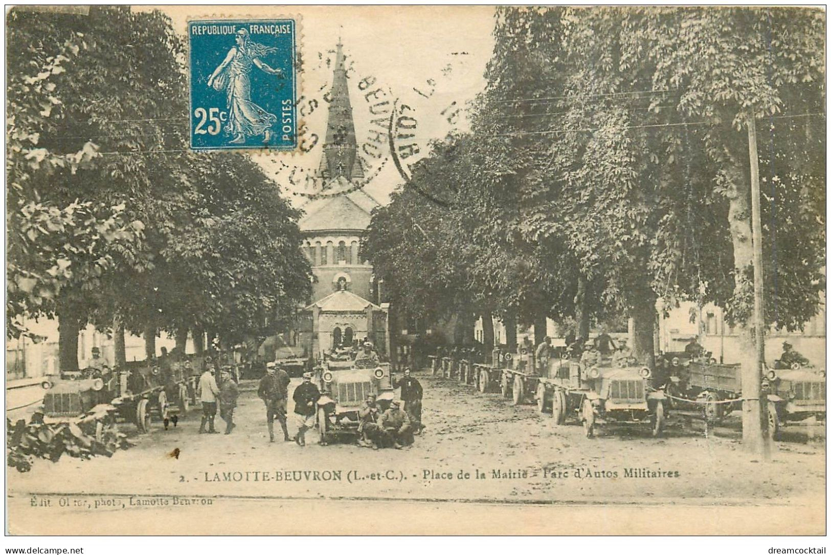 41 LAMOTTE-BEUVRON. Parc Autos Militaires Place De L'Eglise 1920 - Lamotte Beuvron