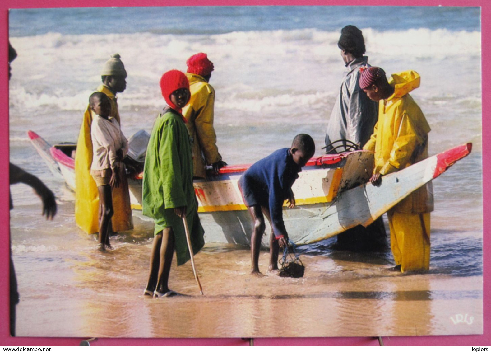 Visuel Pas Très Courant - Sénégal - Retour De Pêche - Sénégal