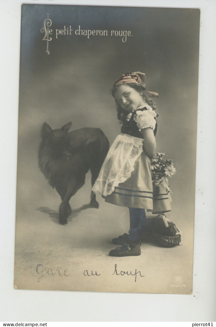 ENFANTS - LITTLE GIRL - MAEDCHEN - Jolie Carte Fantaisie Portrait Fillette Et Loup "LE PETIT CHAPERON ROUGE " - Portraits