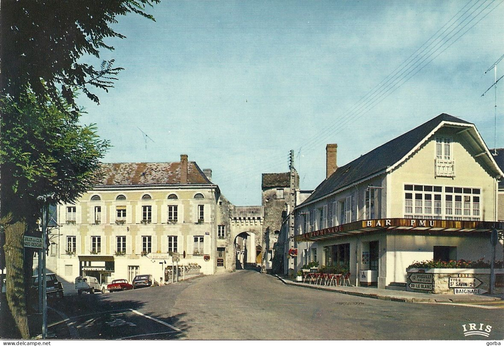 *CPM - 86 - LA ROCHE POSAY - Cours Pasteur Et La Porte De Ville - La Roche Posay