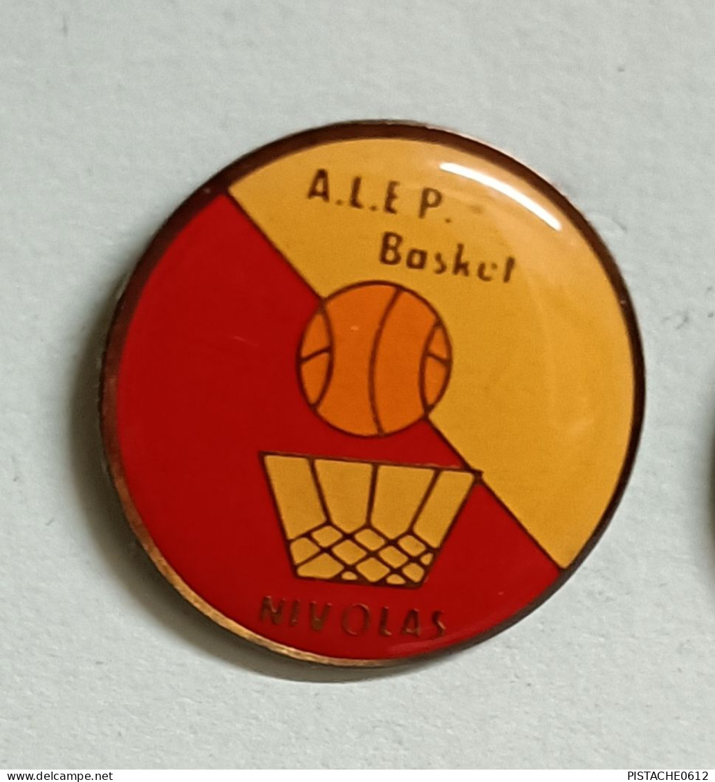 Pin's A.L.E.P Basket Nivolas Isère ( Nivolas-Vermelle ) - Basketball