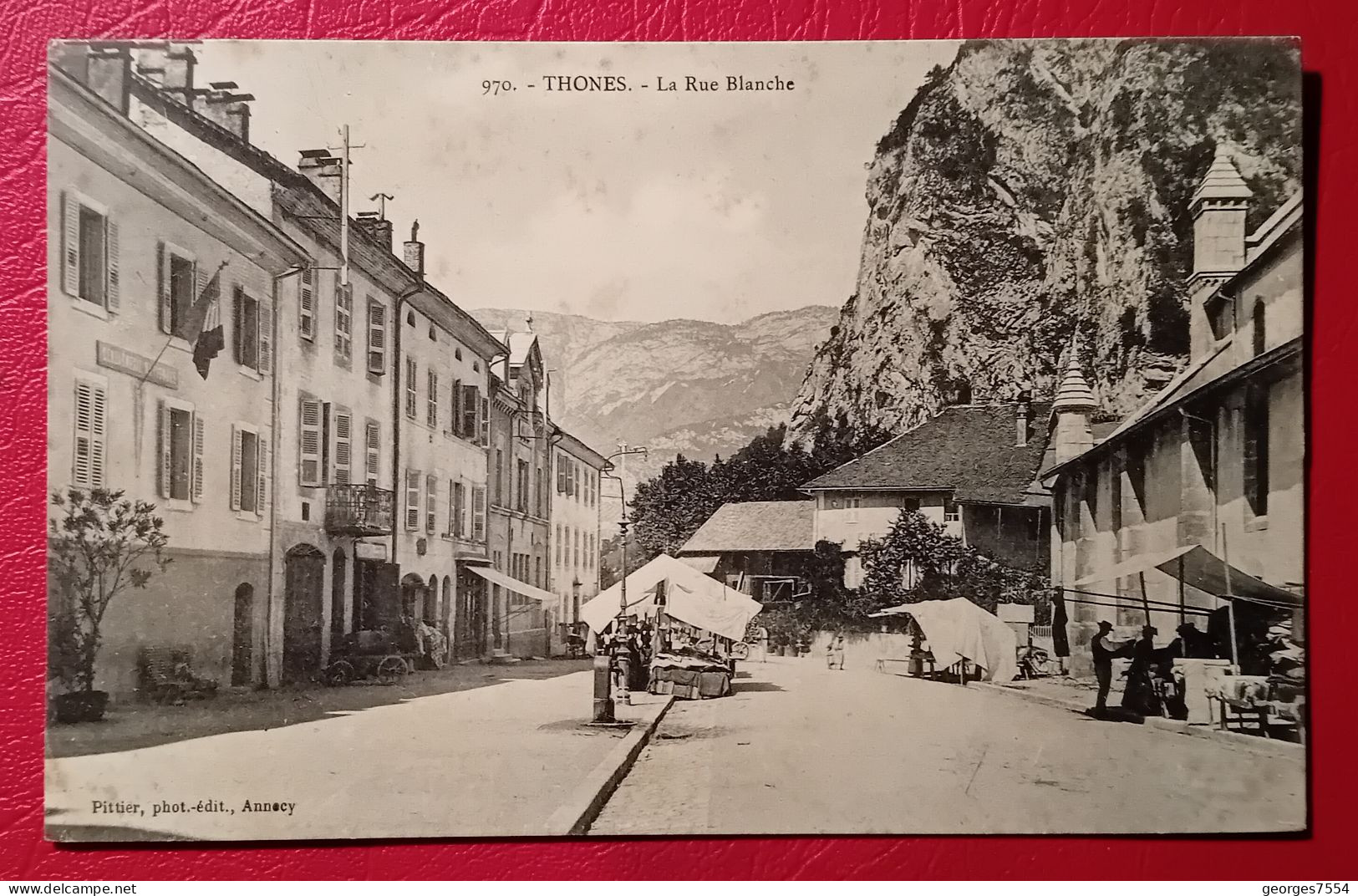 74 - THONES  - LA RUE BLANCHE - Thônes