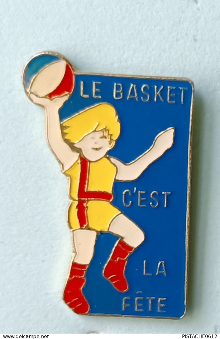 Pin's Le Basket C'est La Fête Signé Euromose Tours - Baloncesto