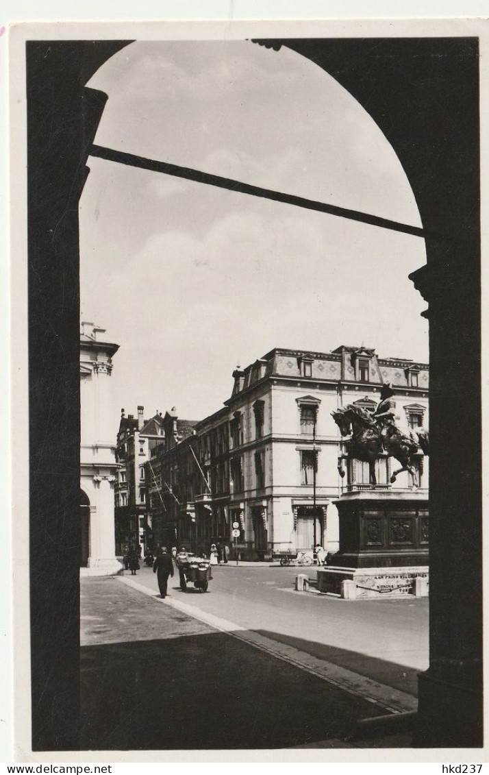 Den Haag Noordeinde Met Standbeeld Prins Willem Levendig Doorkijkje   4548 - Den Haag ('s-Gravenhage)