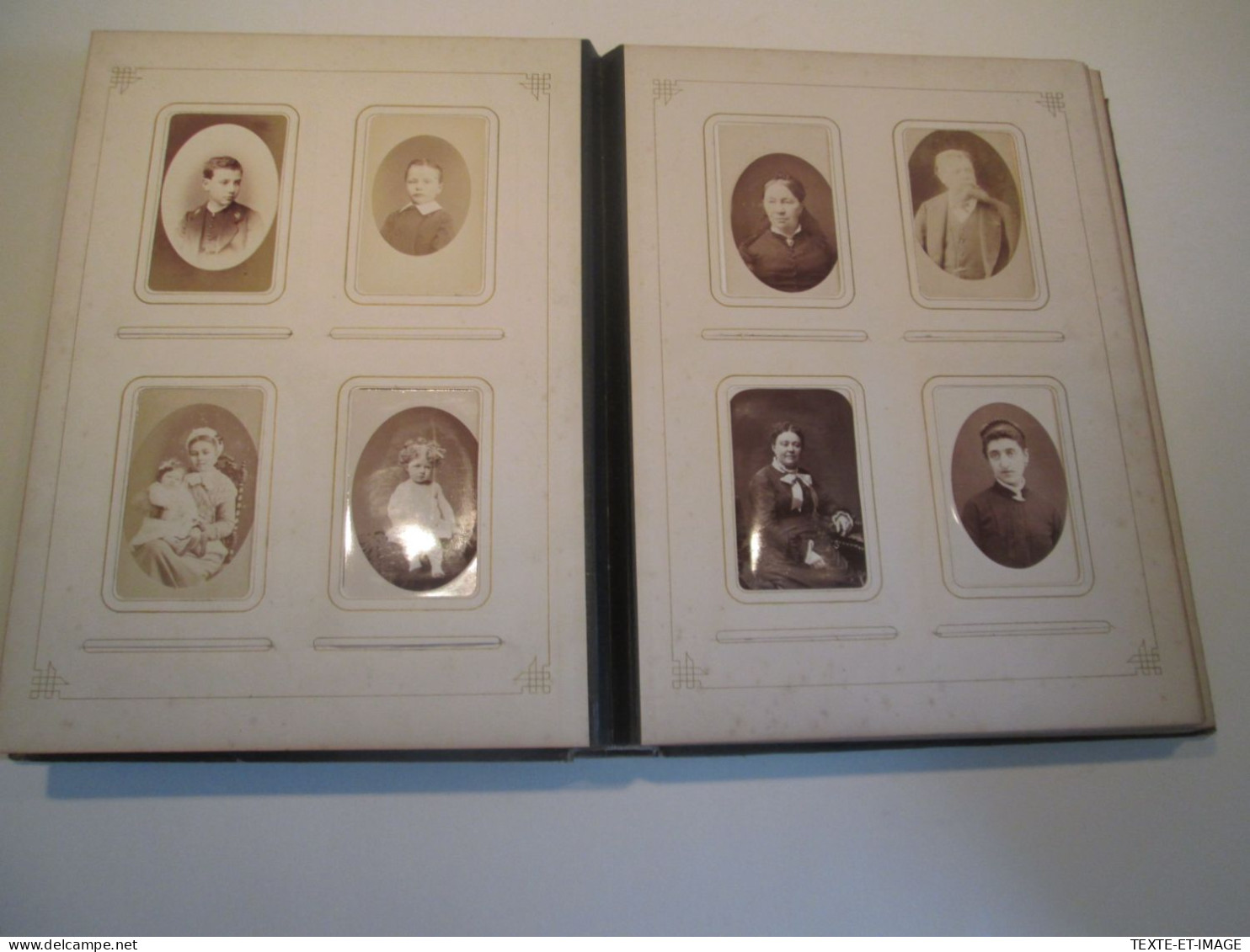 Fort album photo in-4 de 144 photographies [circa 1870-1890] divers formats