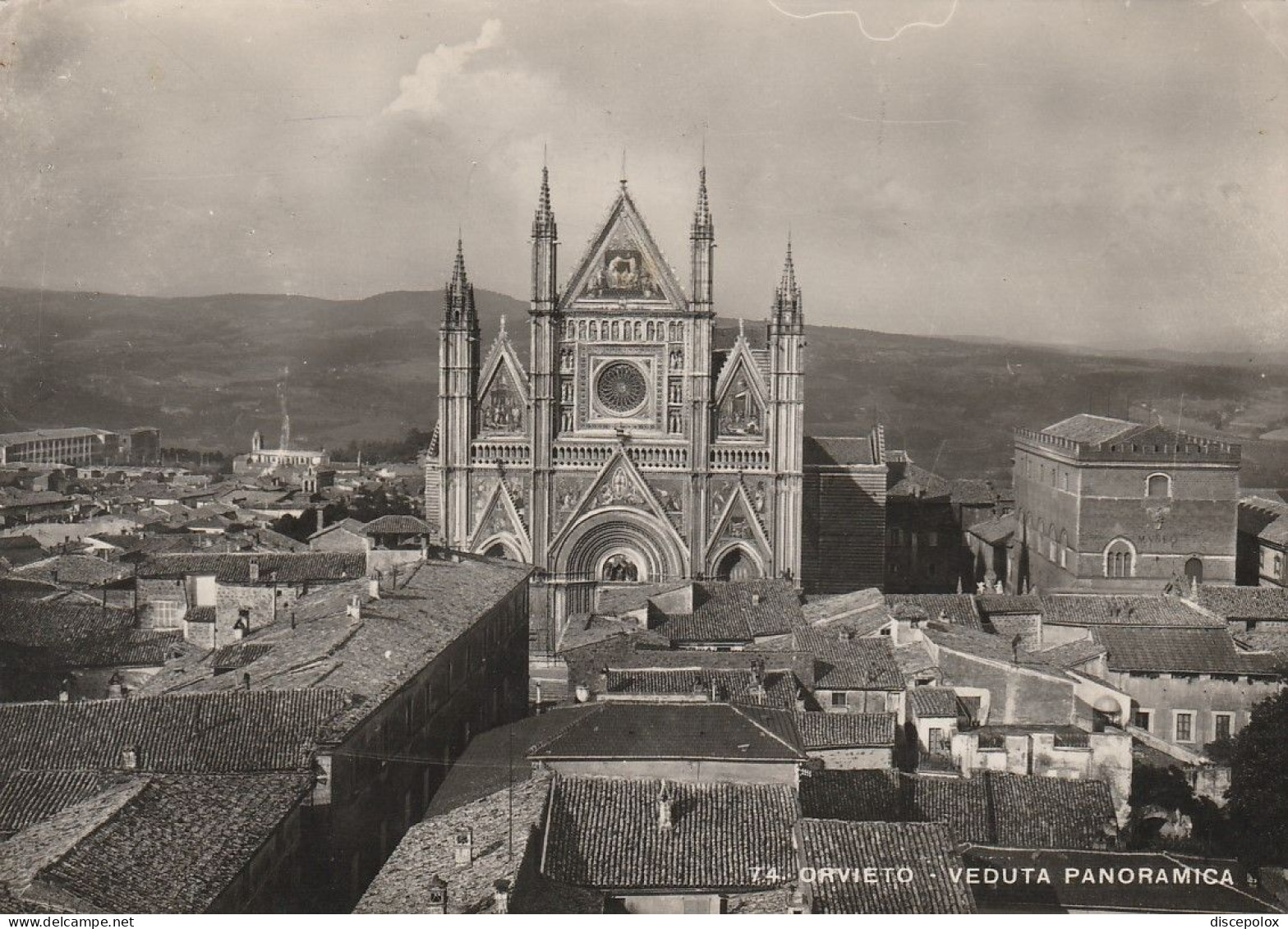 AD205 Orvieto (Terni) - Cattedrale Duomo E Panorama Della Città / Viaggiata 1952 - Autres & Non Classés