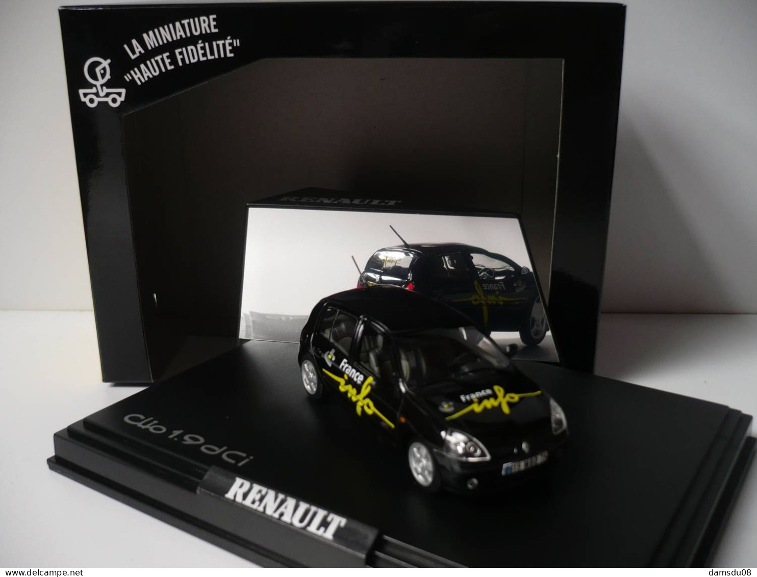 Norev Renault Clio France Info  Echelle 1/43 En Boite Vitrine Et Surboite Carton - Norev