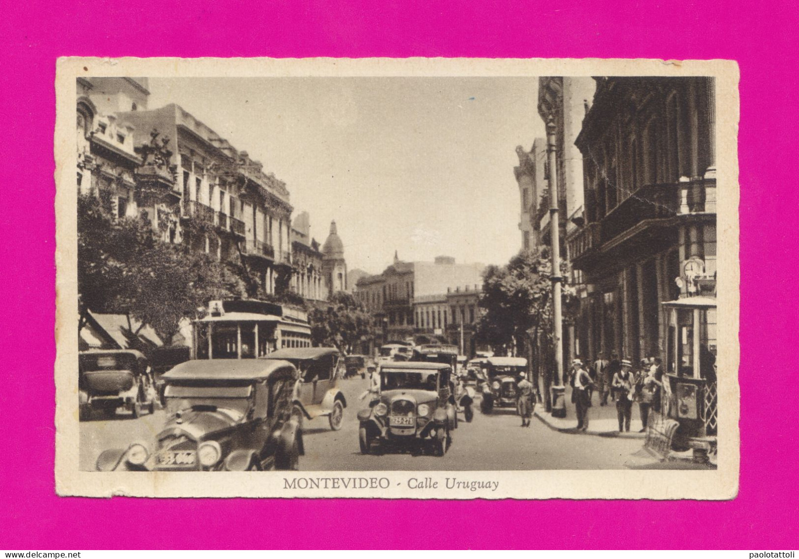 Montevideo. Calle Uruguay - ( Old Cars)- Small Size, Divided Back, Ed. F.Cugnasca, Montevideo. - Uruguay