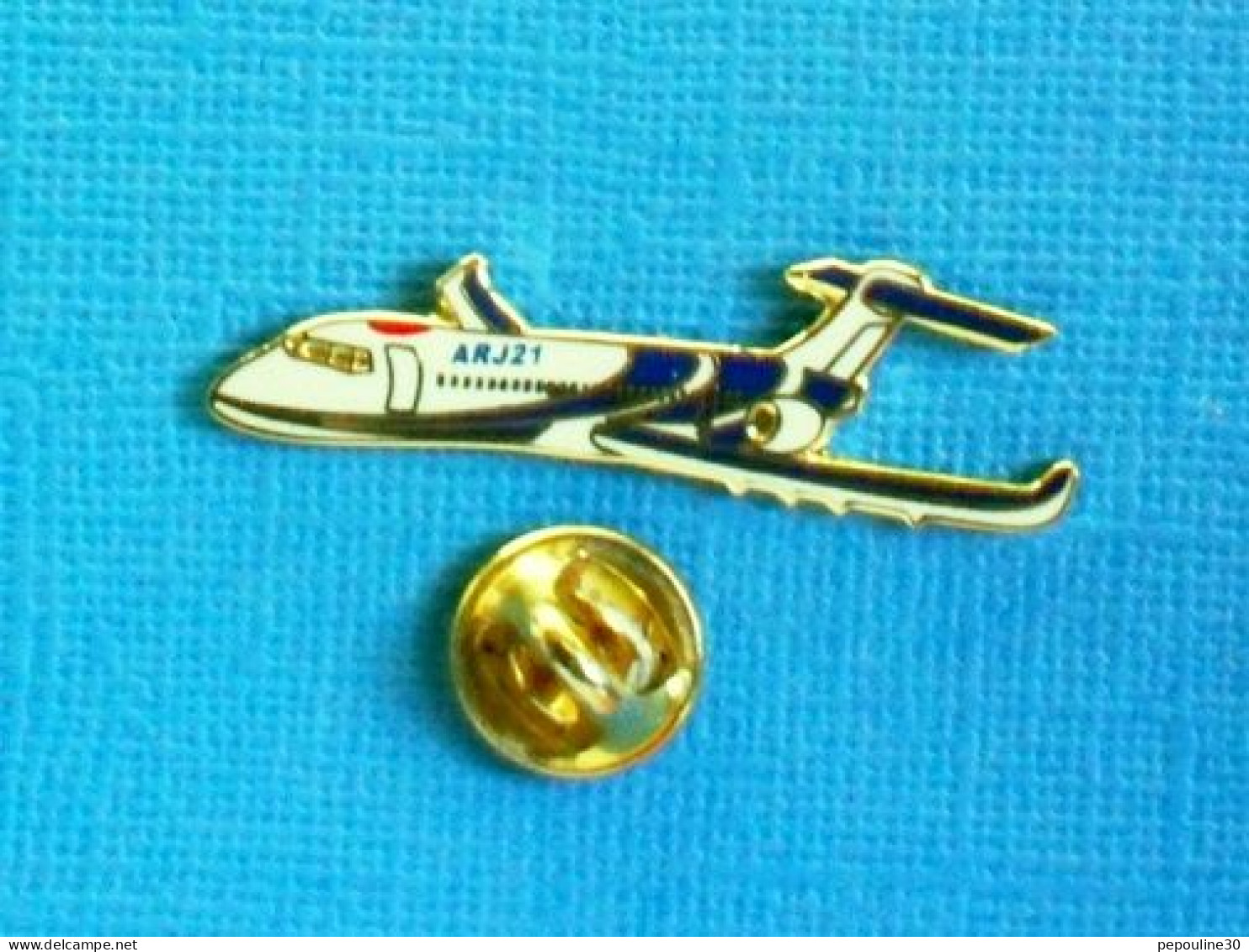 1 PIN'S //   ** AVION COMAC ARJ21-700 ** - Luftfahrt