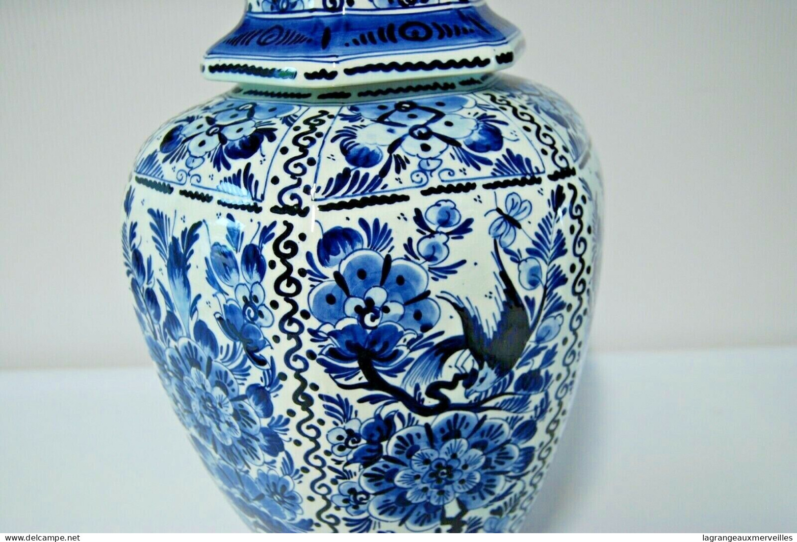 E1 Magnifique Pot - Vase Avec Couvercle Et Fretel - Made In Holland - Populaire Kunst