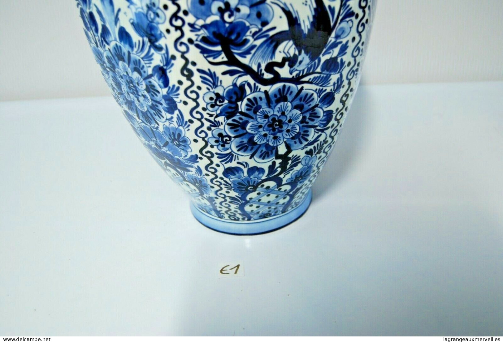 E1 Magnifique Pot - Vase Avec Couvercle Et Fretel - Made In Holland - Populaire Kunst
