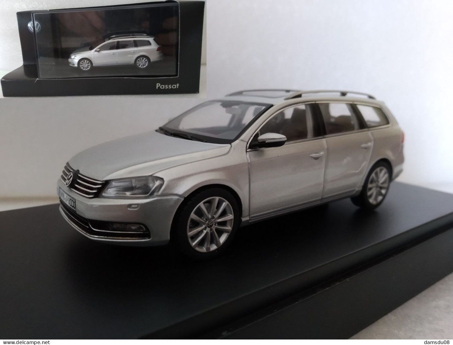 Schuco VW Passat Break Grise Echelle 1/43 En Boite Vitrine Et Surboite Carton - Schuco