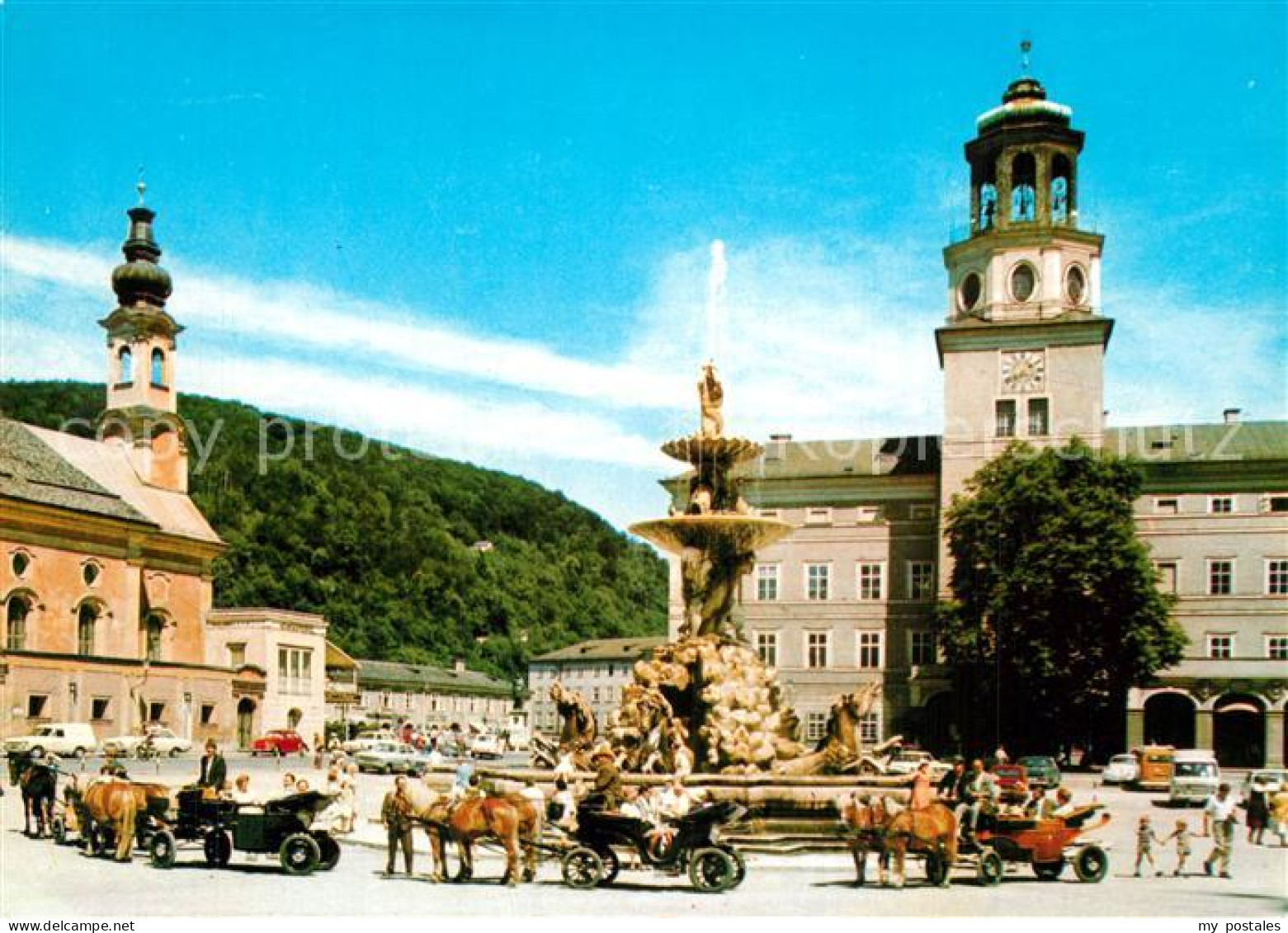 73603085 Salzburg Oesterreich Glockenspiel Residenz Mit Residenz Brunnen Fiaker  - Other & Unclassified