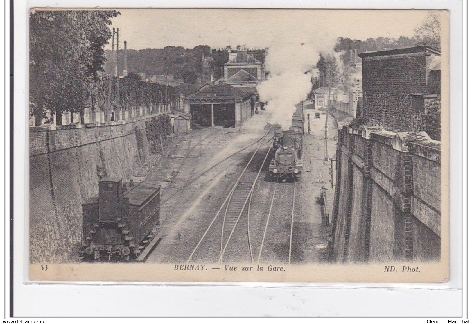 BERNAY : Vue Sur La Gare - Tres Bon Etat - Bernay