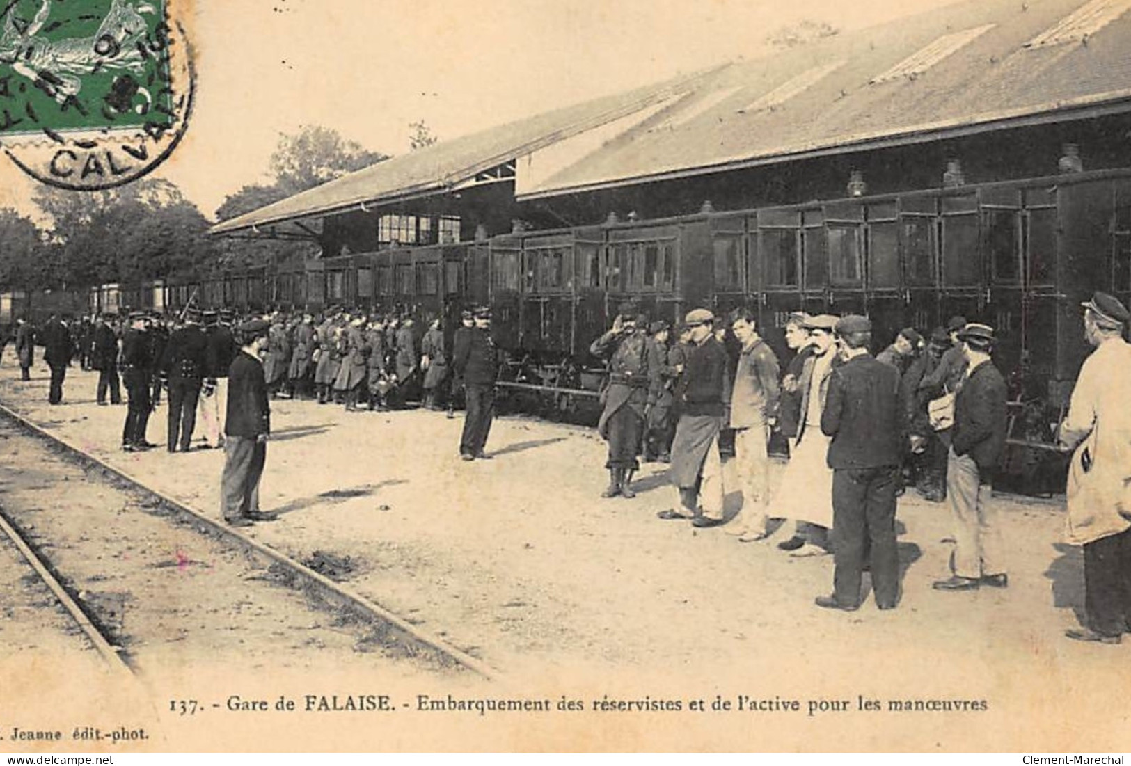 FALAISE : Gare De Falaise, Embarquement Des Réservistes Et De L'active Pour Les Manoeuvres - Tres Bon Etat - Falaise