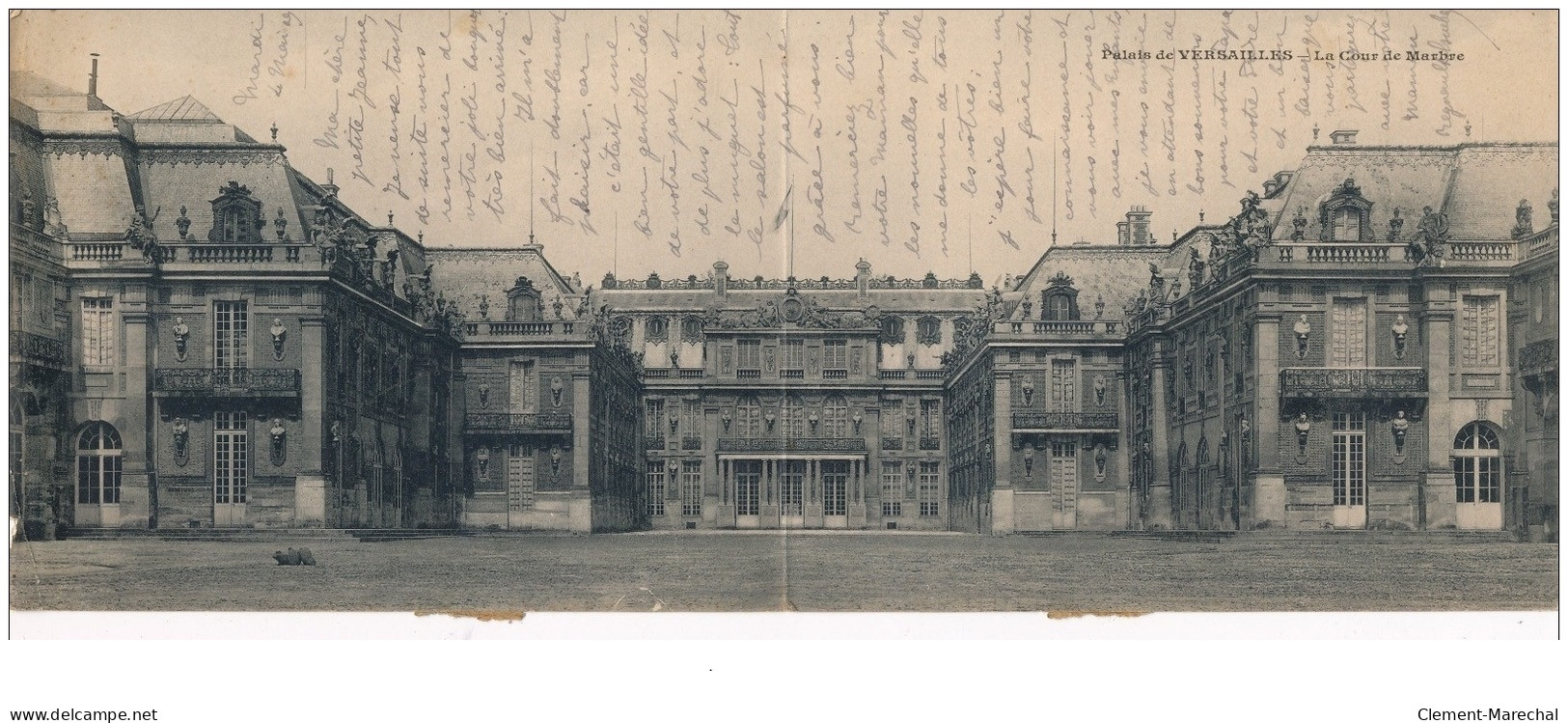 Carte Panoramique - VERSAILLES - La Cour De Marbre (28x11) - état - Versailles