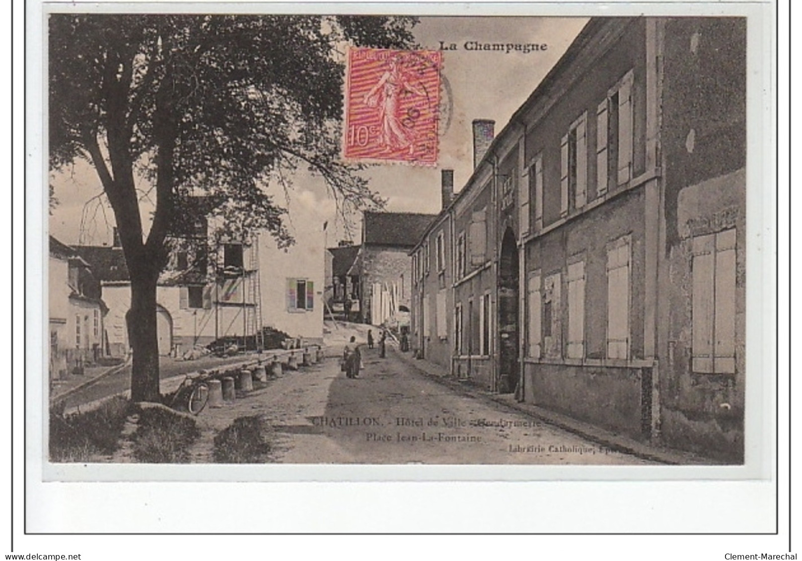 CHATILLON - Hôtel De Ville - Gendarmerie - Place Jean De La Fontaine - Très Bon état - Châtillon-sur-Marne