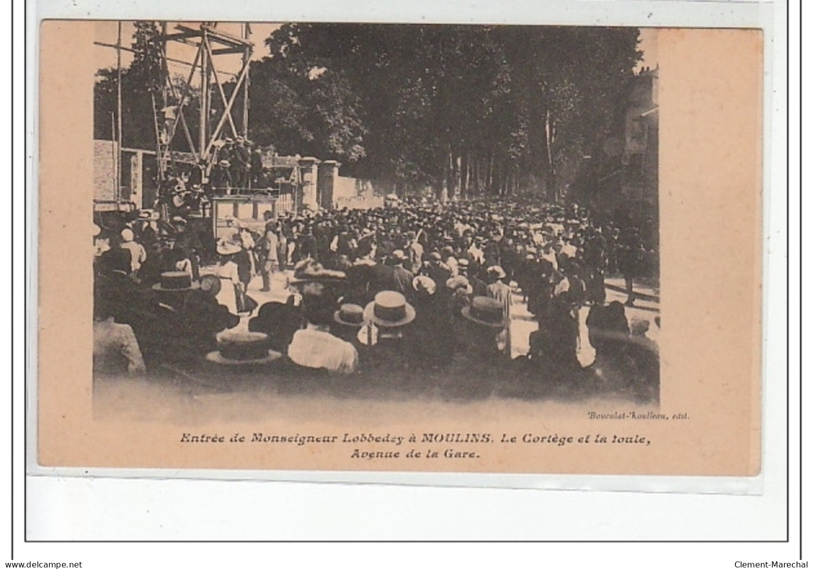 Entrée De Monseigneur Lobbedey à MOULINS - Le Cortège Et La Foule - Avenue De La Gare - Très Bon état - Moulins