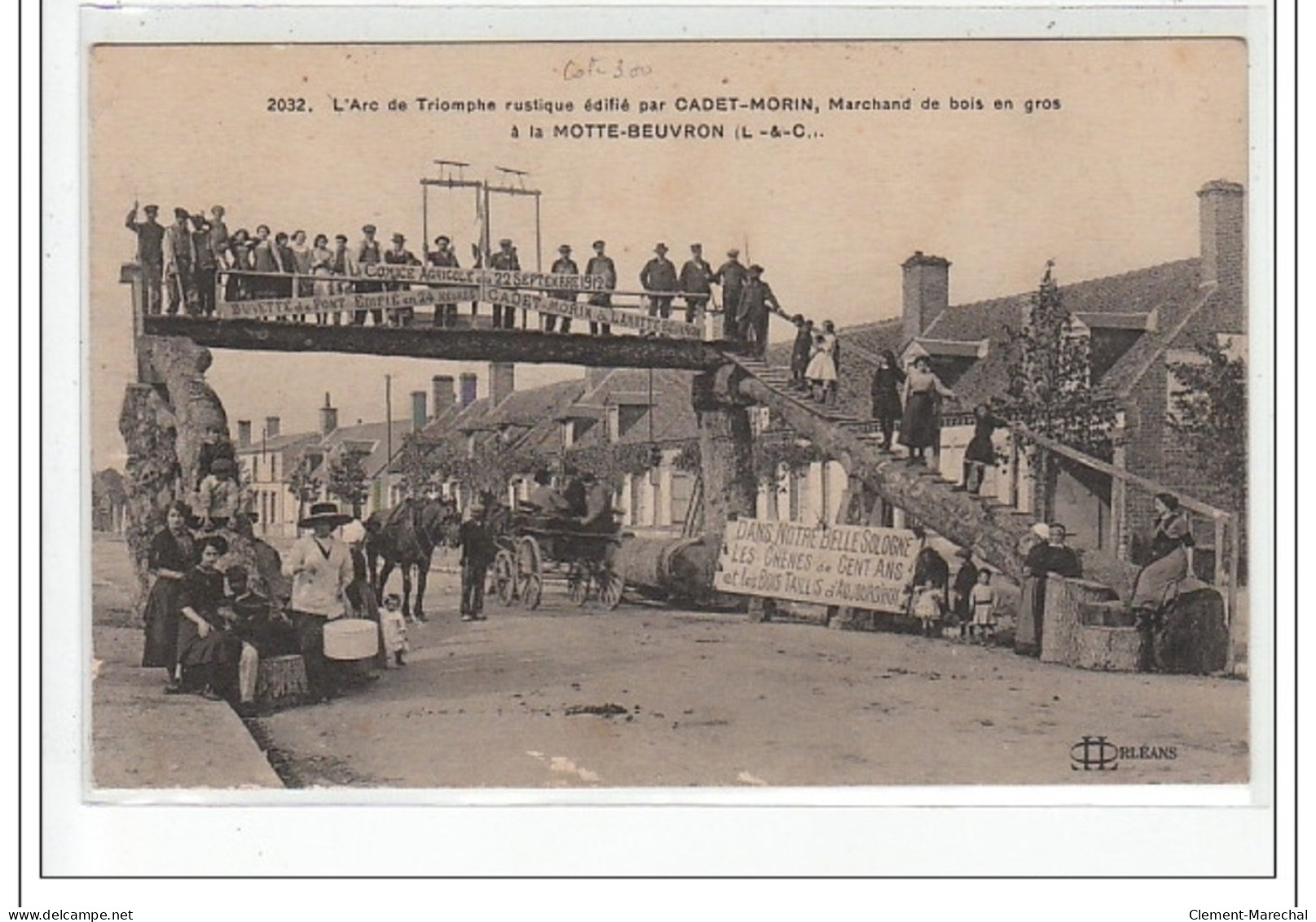 Arc De Triomphe Rustique édifié Par CADET-MORIN, Marchand De Bois En Gros à LAMOTTE BEUVRON - Très Bon état - Lamotte Beuvron