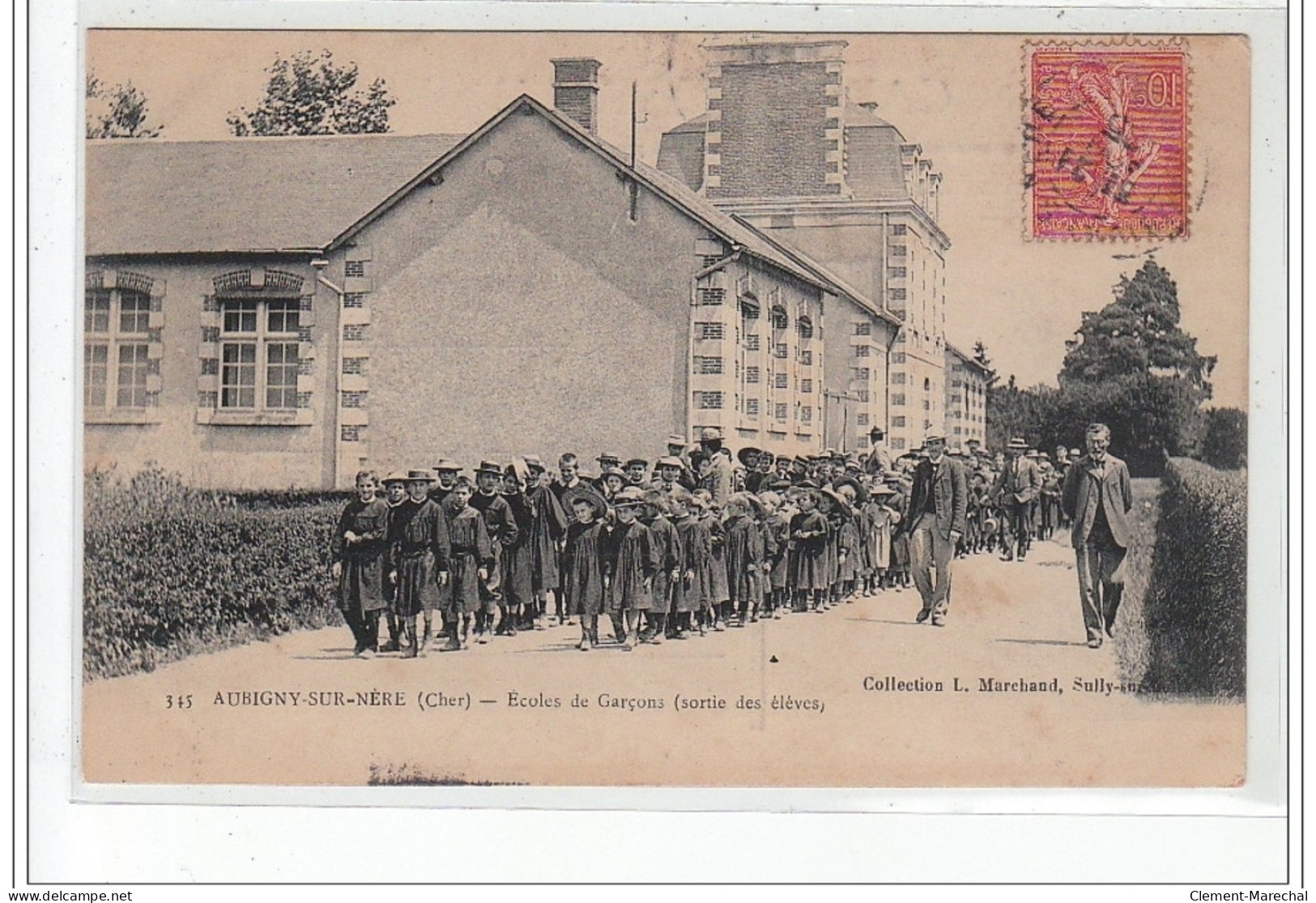 AUBIGNY SUR NERE - Ecole Des Garçons (sortie Des élèves) - Très Bon état - Aubigny Sur Nere