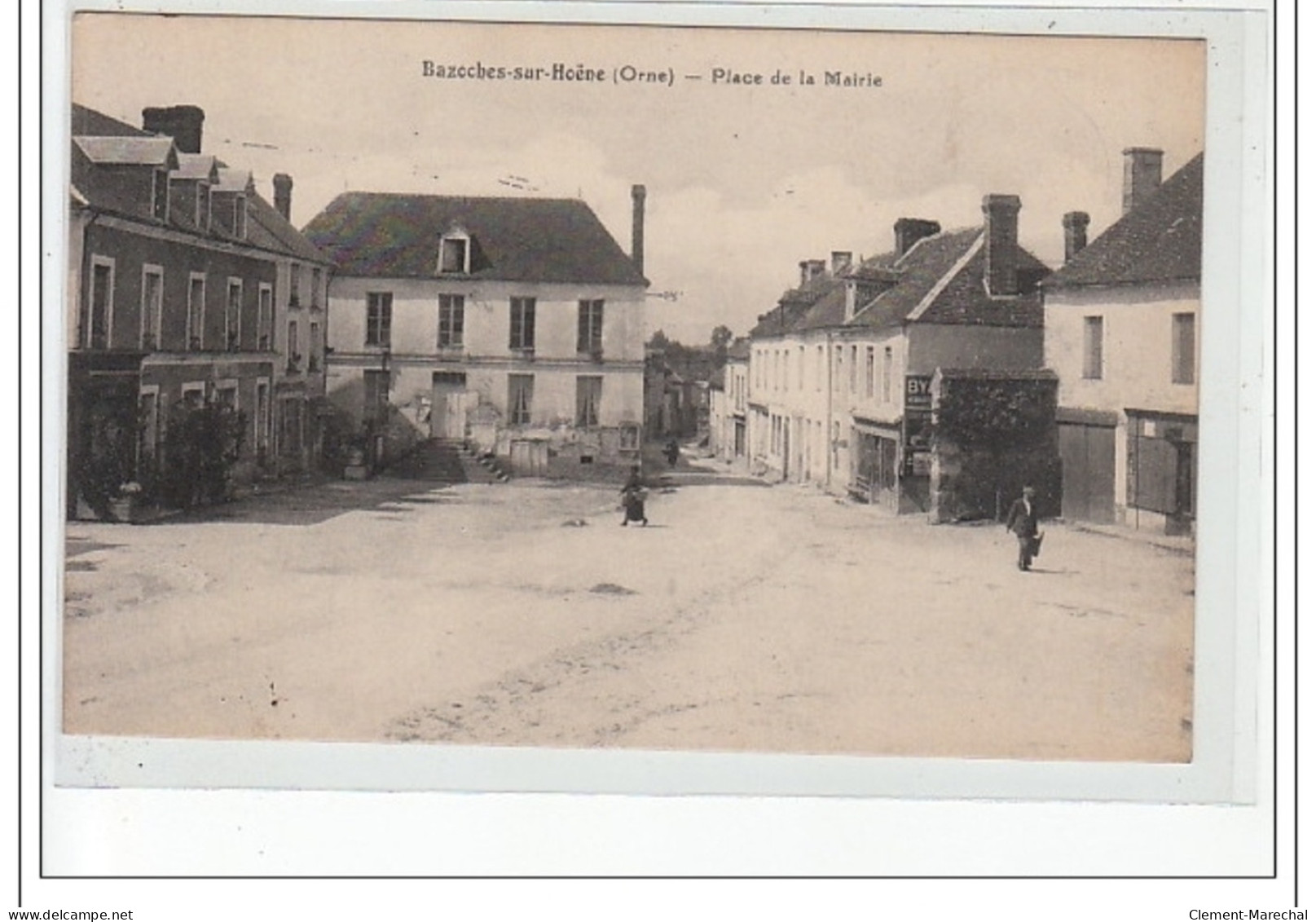 BAZOCHES SUR HOËNE - Place De La Mairie - Très Bon état - Bazoches Sur Hoene