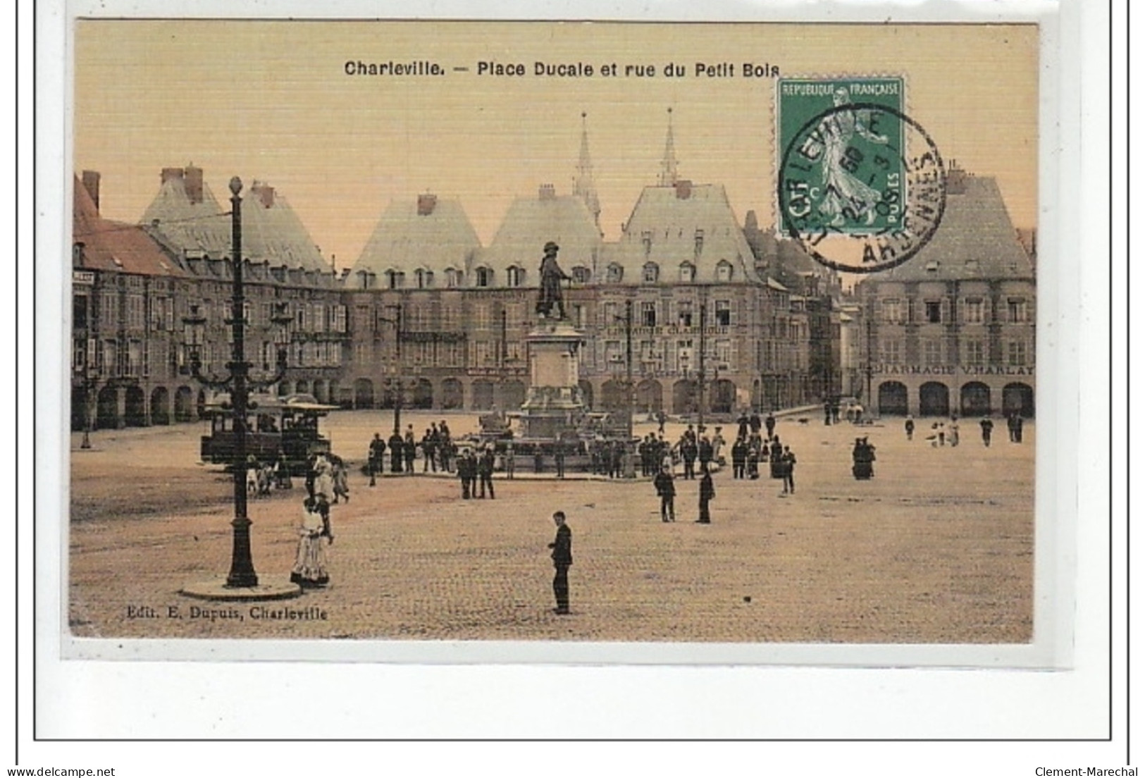 CHARLEVILLE - Place Ducale Et Rue Du Petit Bois - Très Bon état - Charleville