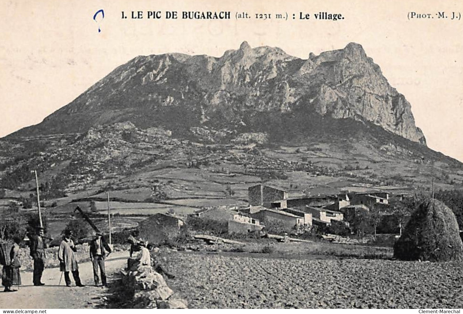 BUGARACH : Le Pic Et Le Village - Tres Bon Etat - Sonstige & Ohne Zuordnung