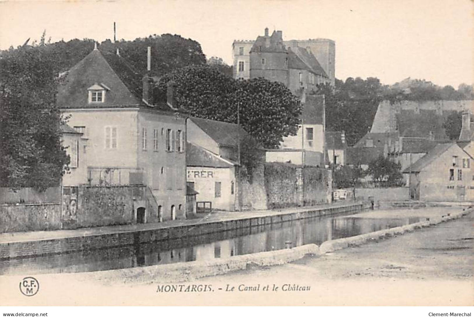 MONTARGIS - Le Canal Et Le Château - Très Bon état - Montargis