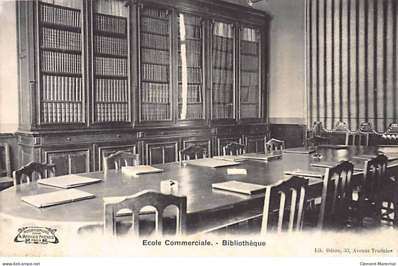 PARIS - Ecole Commerciale - Bibliothèque - Très Bon état - Paris (09)