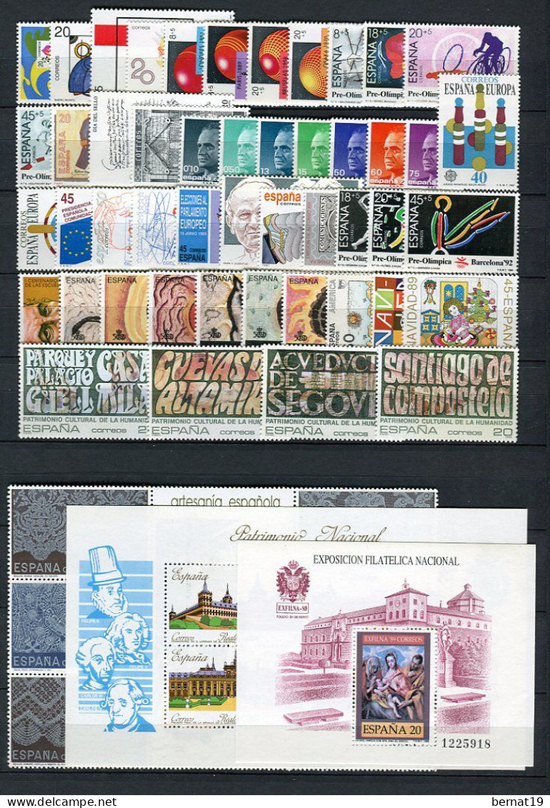 Spain 1985-1989 FIVE complete years with carnets ** MNH.